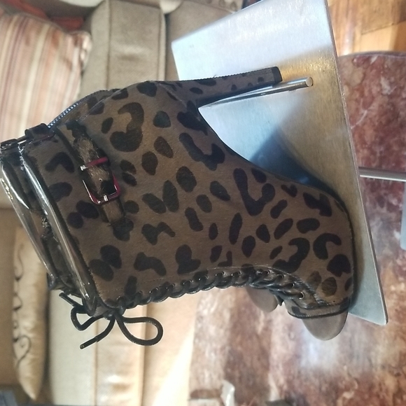 Jessica Simpson Erlene Bootie - Picture 1 of 7